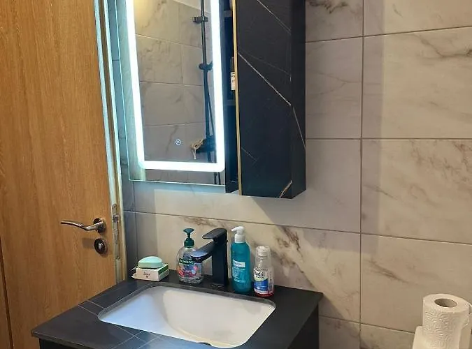 木屋 Blue Eye Sarandë